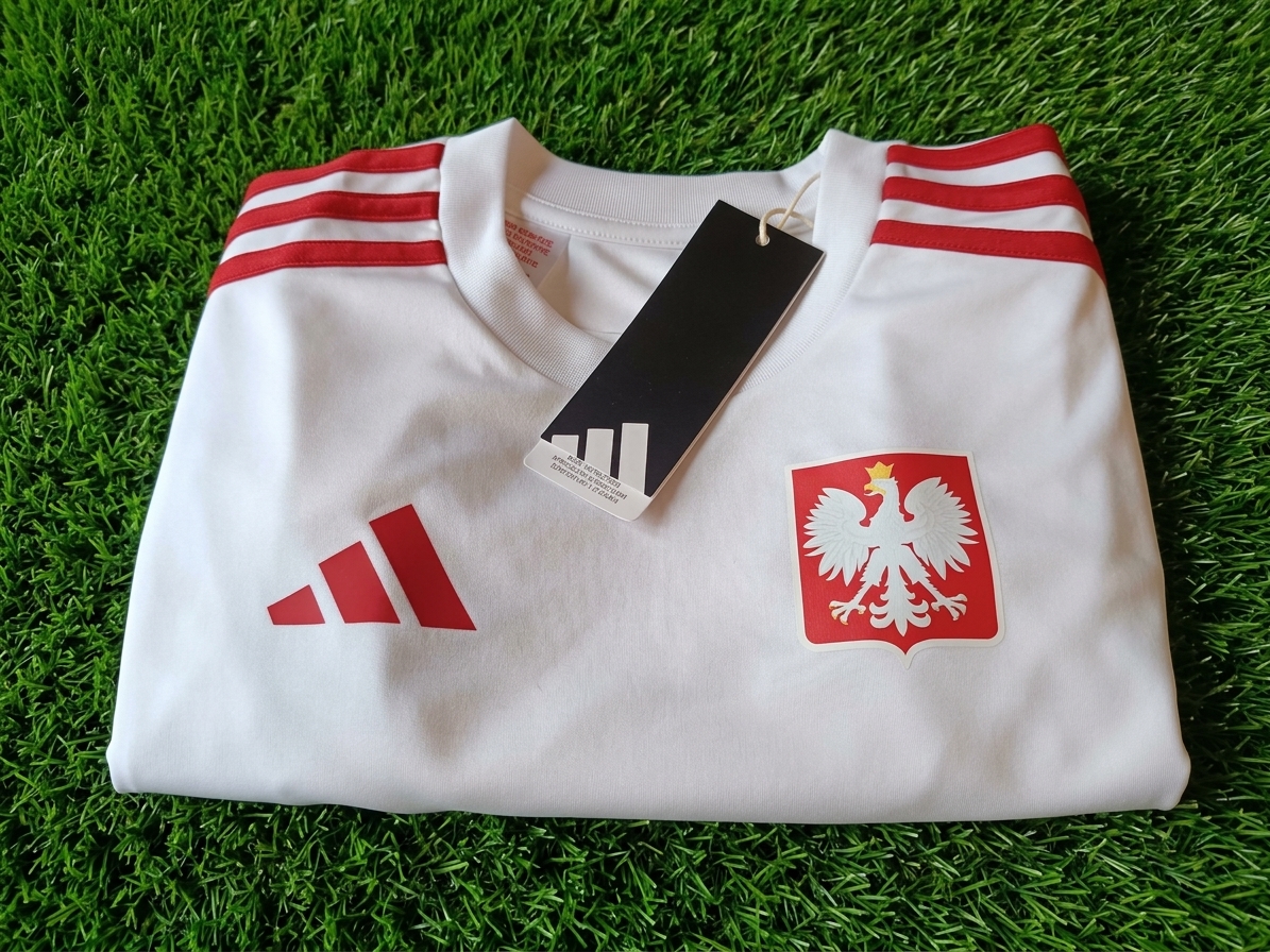 stroj-pilkarski-polska-adidas-napis-2